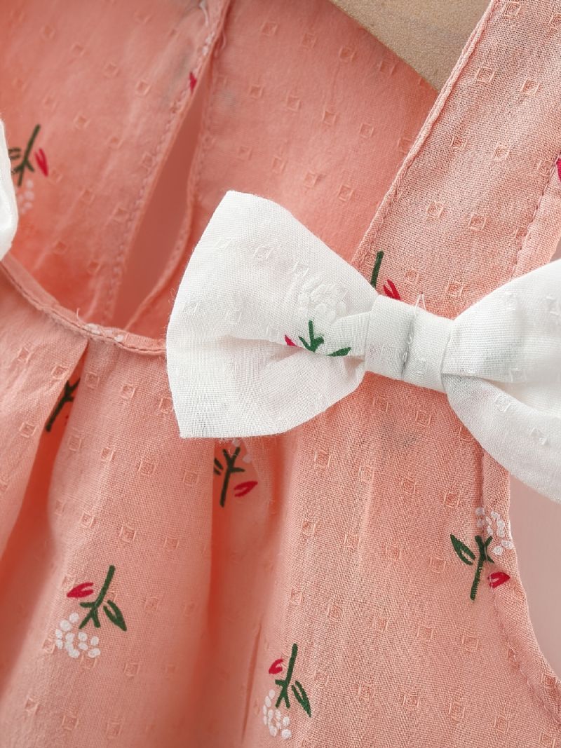 Sommerpiger I Bomuldsdukke Med Blomsterprint